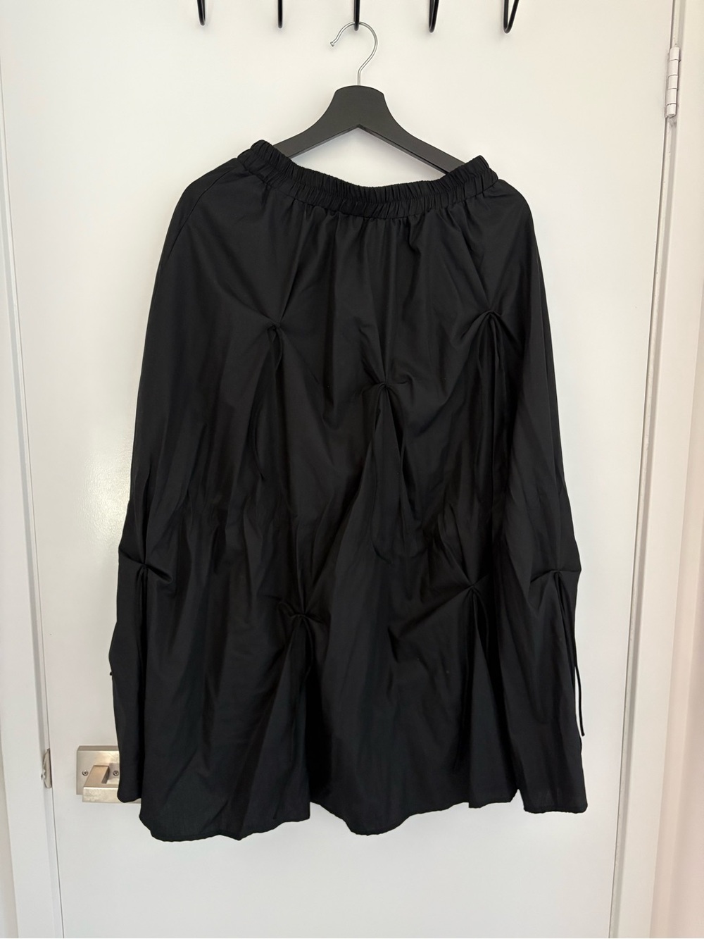 Icône par Simons Black Bubble-Hem Midi Skirt — Size M